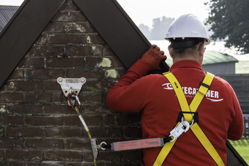 muuranker-ankerpunt-wallfix-eyecatcher-valbeveiliging-height-safety-roof-anchors